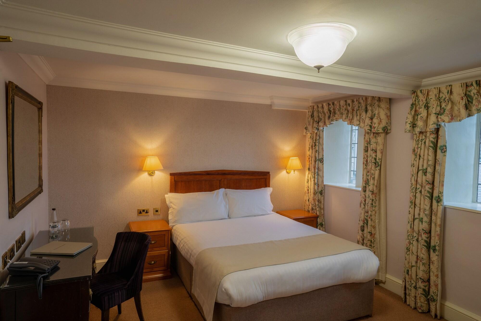 Hazlewood Castle & Spa Tadcaster Buitenkant foto