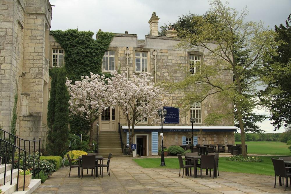 Hazlewood Castle & Spa Tadcaster Buitenkant foto