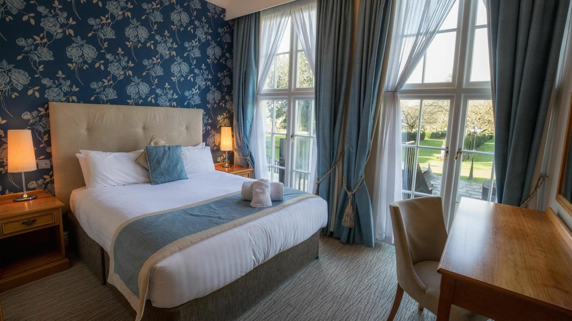 Hazlewood Castle & Spa Tadcaster Buitenkant foto
